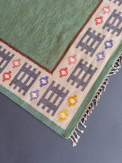 Swedish Flat-Weave Rug by Anna Wengholm, 1950s – Handwoven Rölakan in Green and