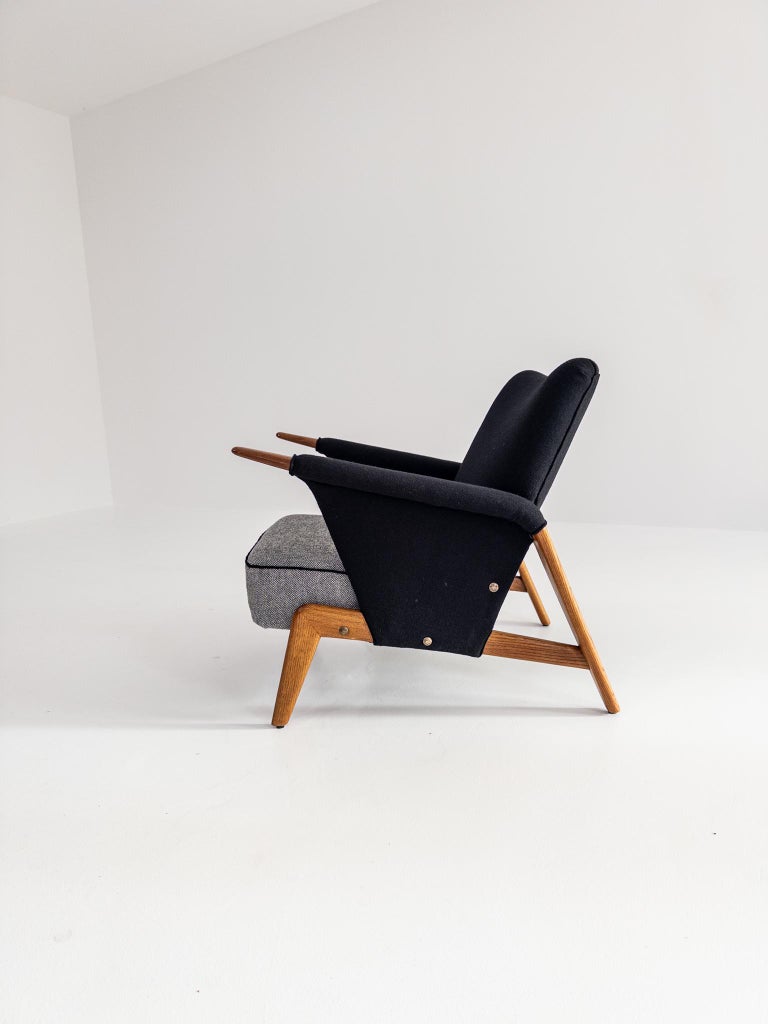 Arne Hovmand-Olsen Model 480 Lounge Chair