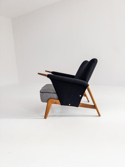 Arne Hovmand-Olsen Model 480 Lounge Chair
